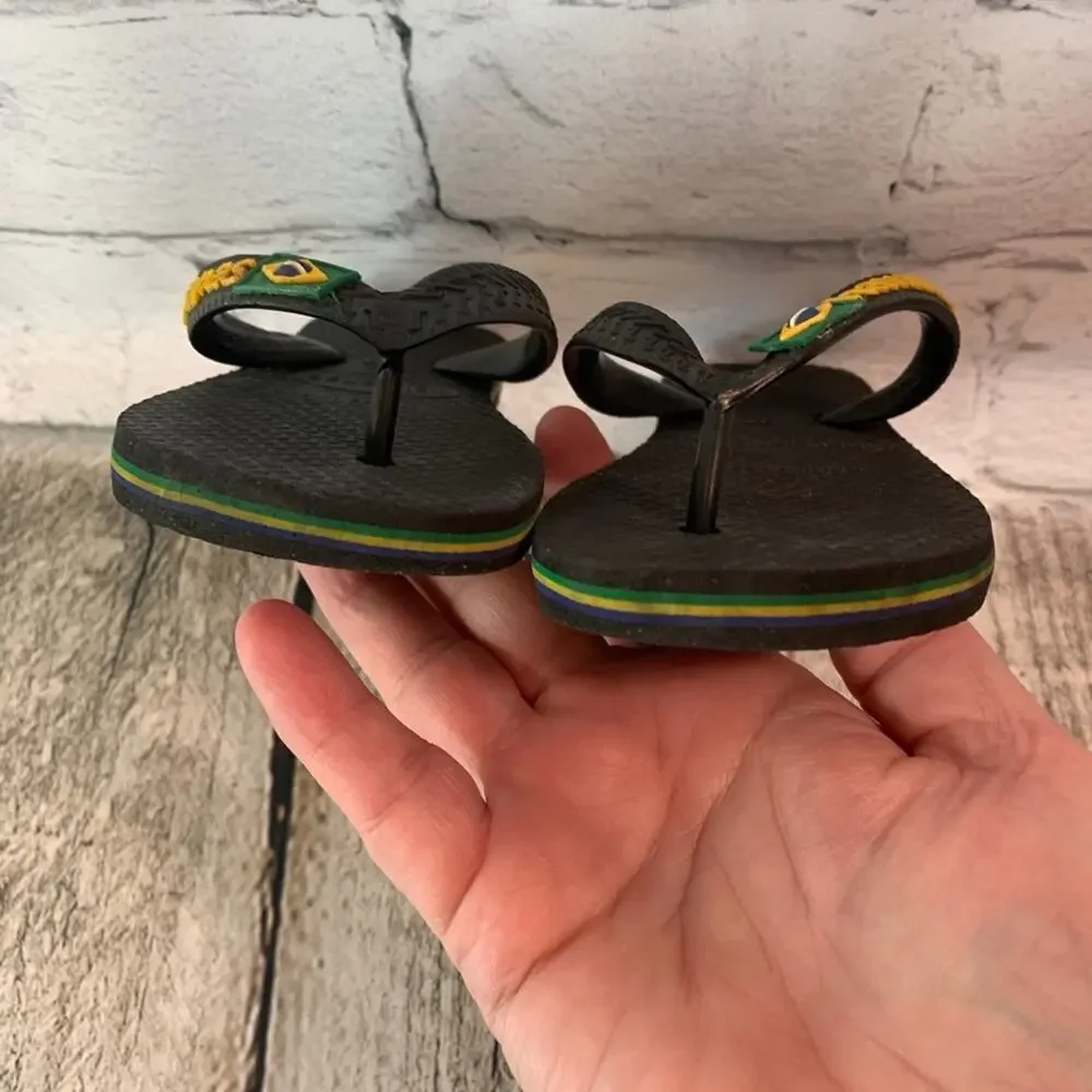 HAVAIANAS Boy’s Brasil Flip Flop Sandals / Size: 25-26 / USA 8-8.5
